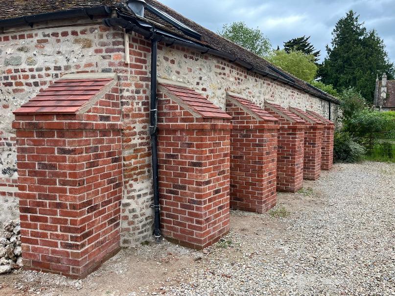 Buttress built in lime mortar to stabilise walls or buildings